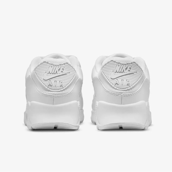Nike Women’s Air Max 90 Sneakers in White Sizes 8.5 & 9 NWT - Picture 8 of 16